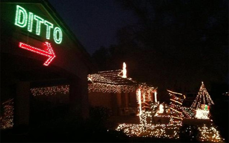 Arizona Womans Creative Christmas Lights