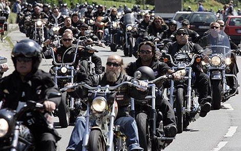 Bikers Block Westboro Baptist Church From Protesting Newtown Funerals