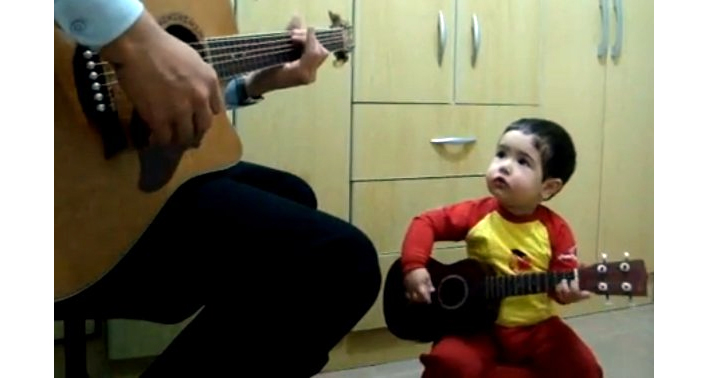 Two-Year-Old Boy Sings ‘Don’t Let Me Down’ by the Beatles – VIDEO