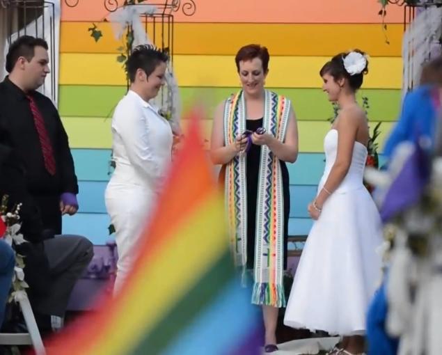 Lesbian Couple Weds Across The Street From Westboro Baptist Church (VIDEO)