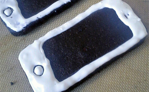Prankster Makes iPhone Cookies To Fool Cops – However, Cop Wins!