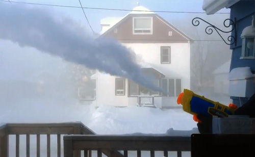 Super Soaker Shoots Boiling Water At -41F (VIDEO)