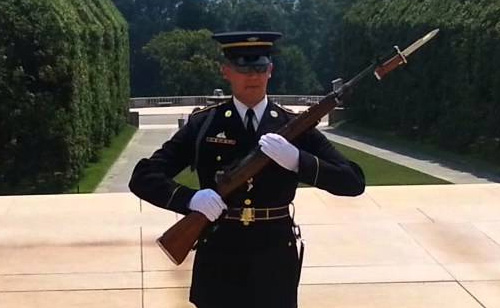 No Laughing At The Tomb Of The Unknown Soldier (VIDEO)