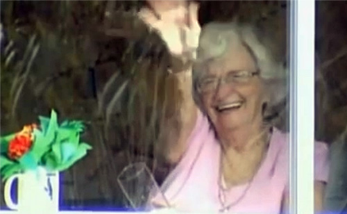 Elderly Woman Waves At Students Every Day, Gets A Big Surprise (VIDEO)