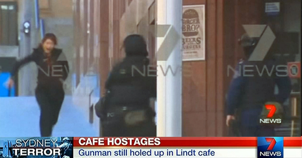 Suspected Islamist Holding Hostages At A Sydney Cafe #SydneySeige – LIVE FEED