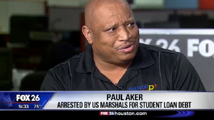 U.S. Marshals In Combat Gear Arrest Man For Outstanding College Debt – Video